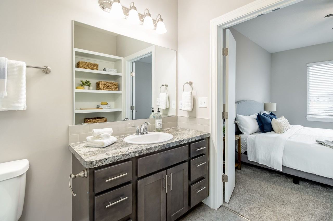 4028 N Manchester St - Photo 5 of 13