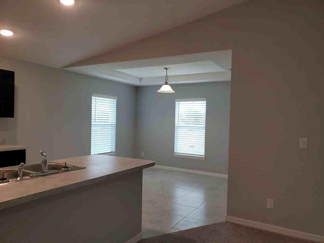 3921 Ne 15th Pl - Photo 4 of 12