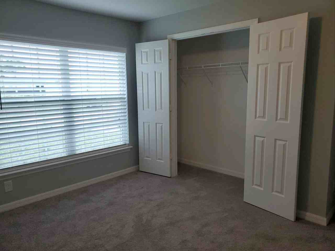 3921 Ne 15th Pl - Photo 6 of 12