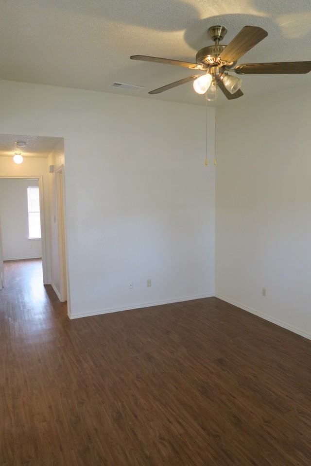 1213 Ridgemont St - Photo 2 of 15