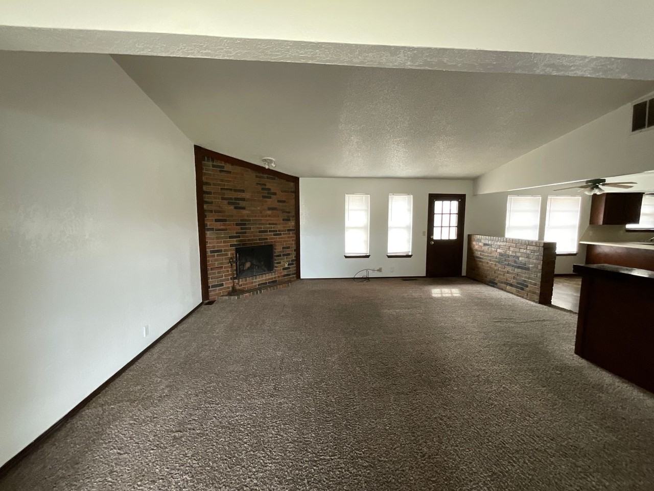 9620 Willow Wind Dr - Photo 2 of 13