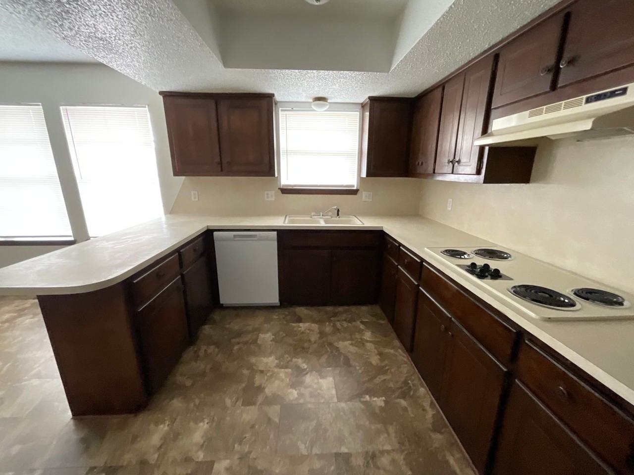 9620 Willow Wind Dr - Photo 5 of 13