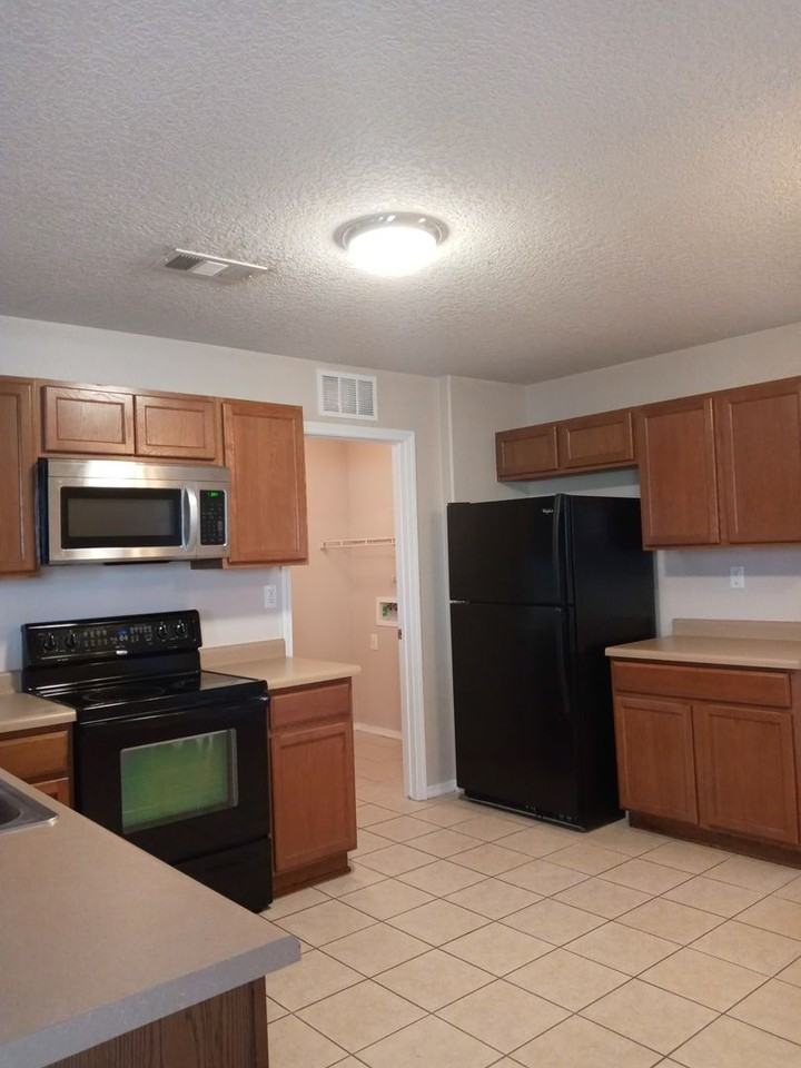 151 Las Ramblas Ave Nw - Photo 6 of 22