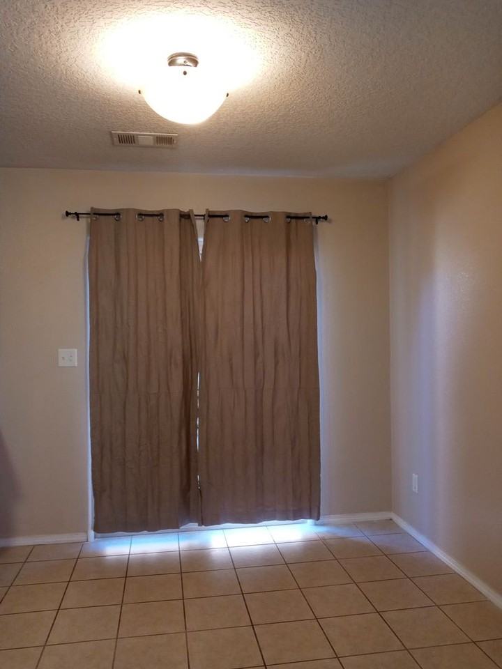 151 Las Ramblas Ave Nw - Photo 7 of 22