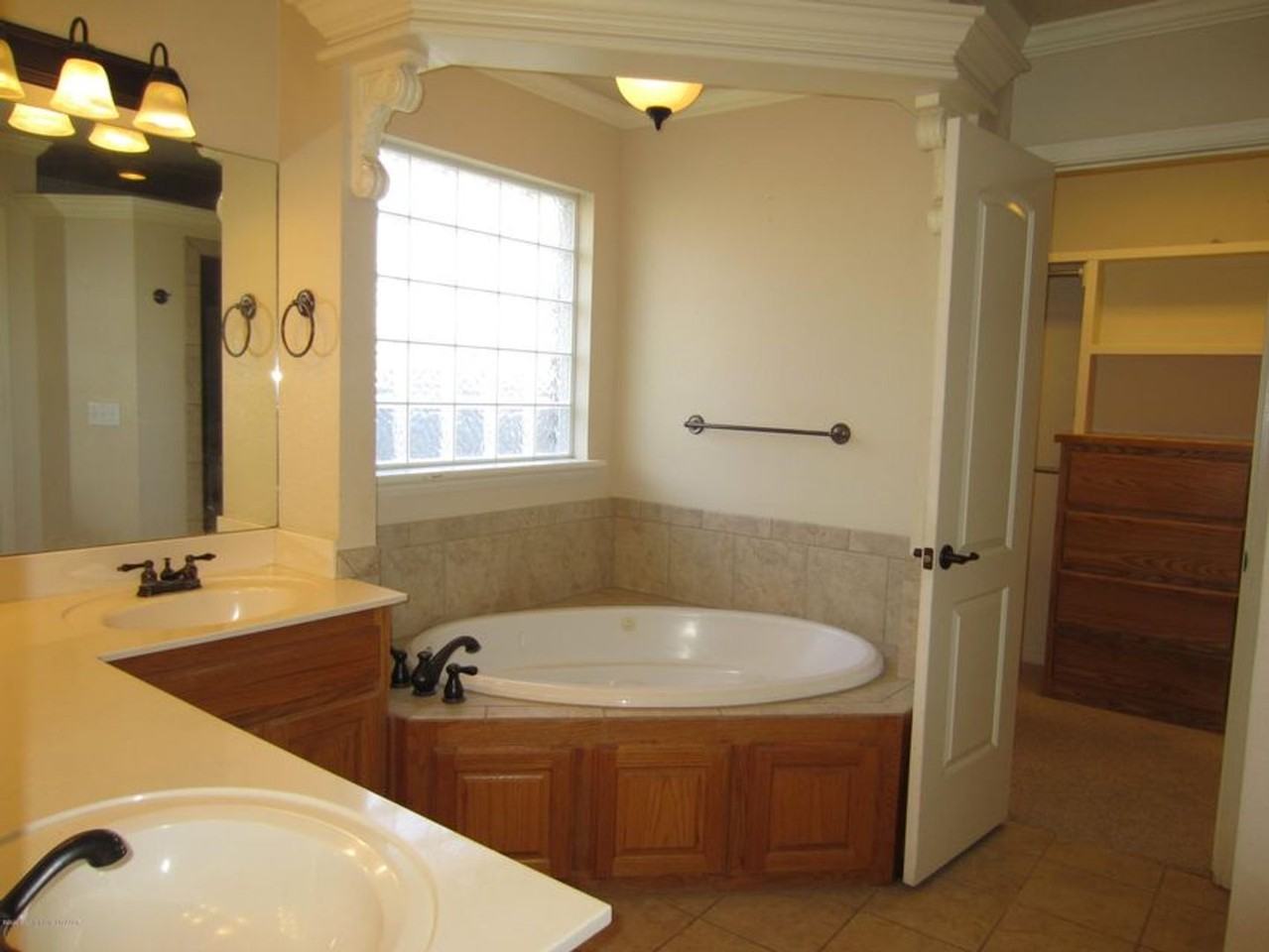 8312 Taos Dr - Photo 7 of 9