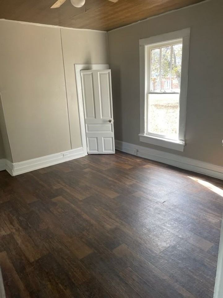 2605 E 38th St - Photo 4 of 4