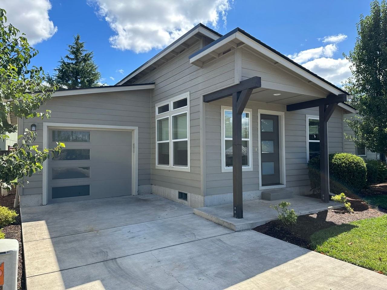 969 Nantucket Ave - Photo 2 of 19