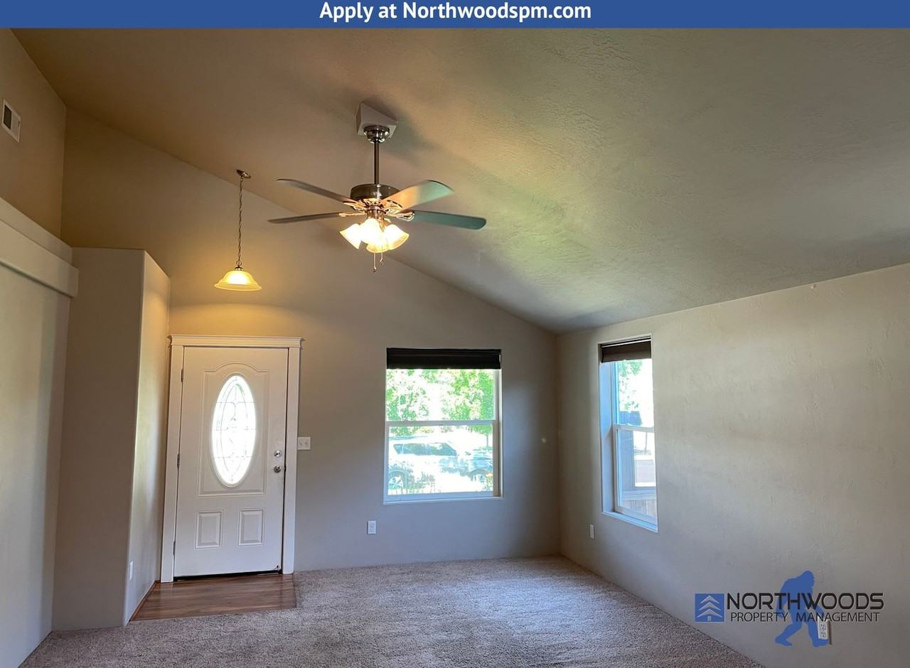 310 Roundgate Dr - Photo 3 of 18