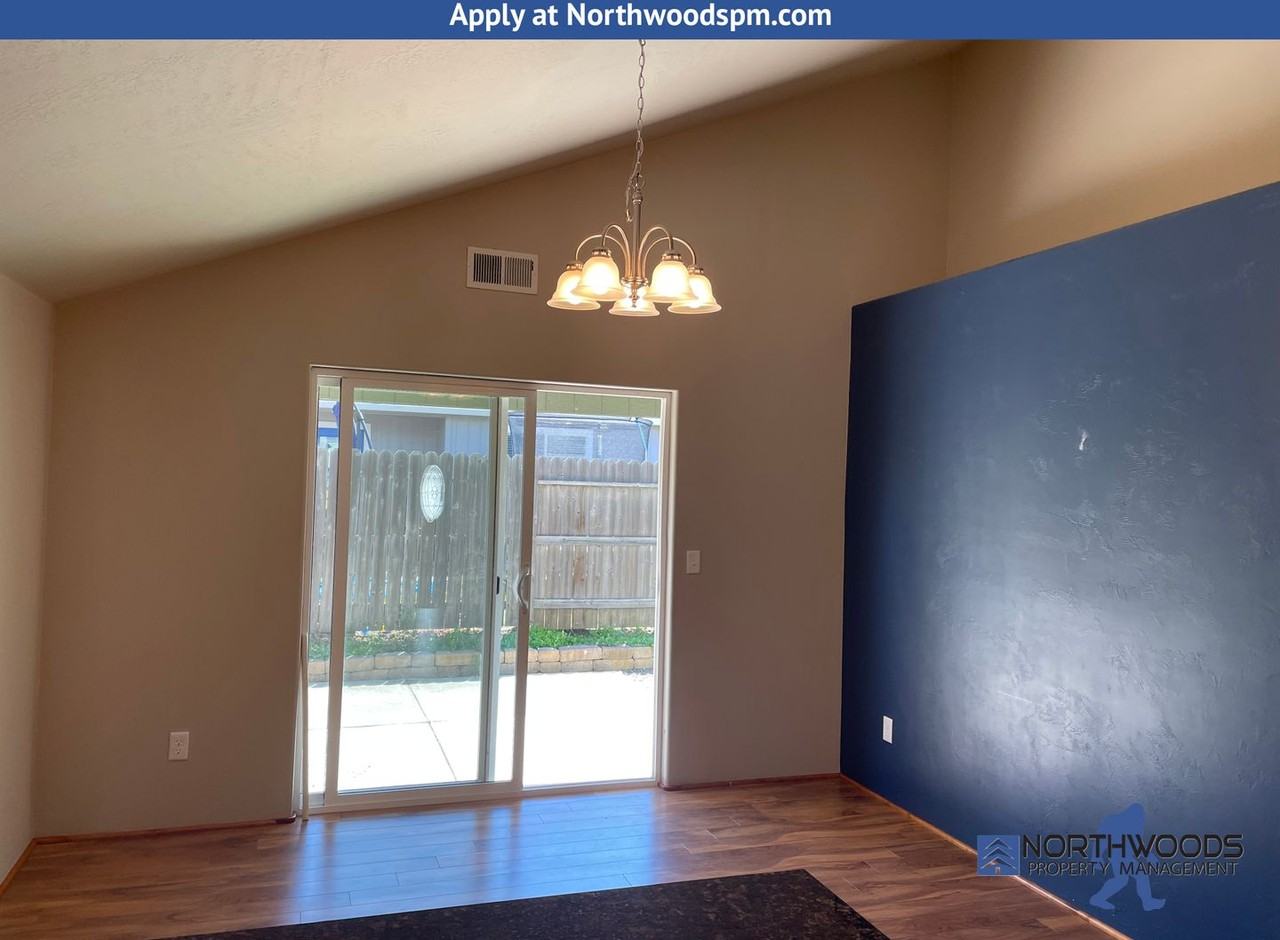 310 Roundgate Dr - Photo 7 of 18