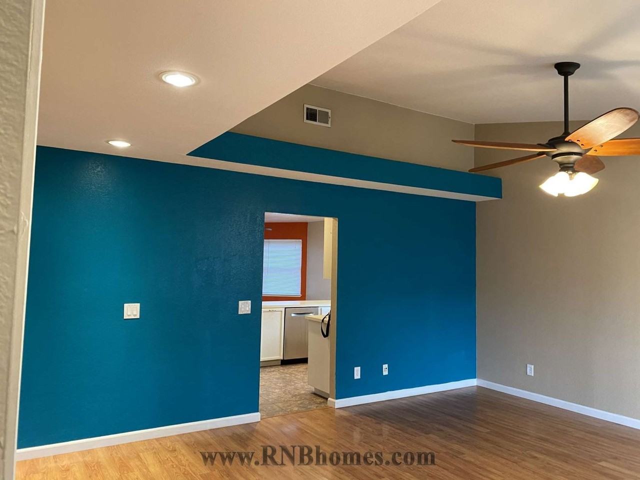 2911 Twin Creeks Ln - Photo 3 of 7