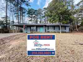 featured image of 904 Dogwood St