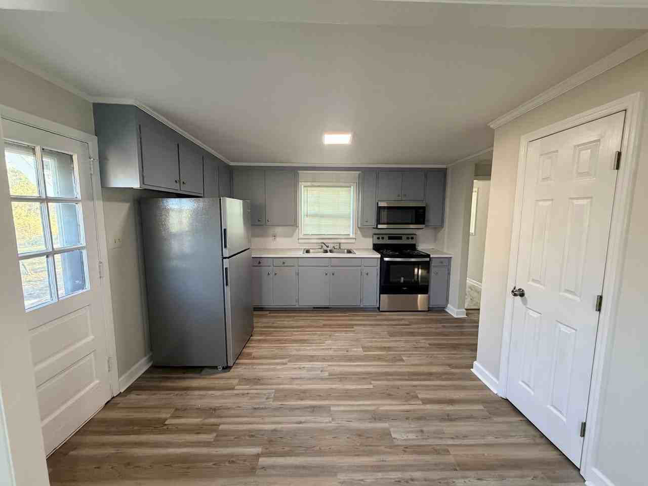 1612 Garland Pl - Photo 2 of 11