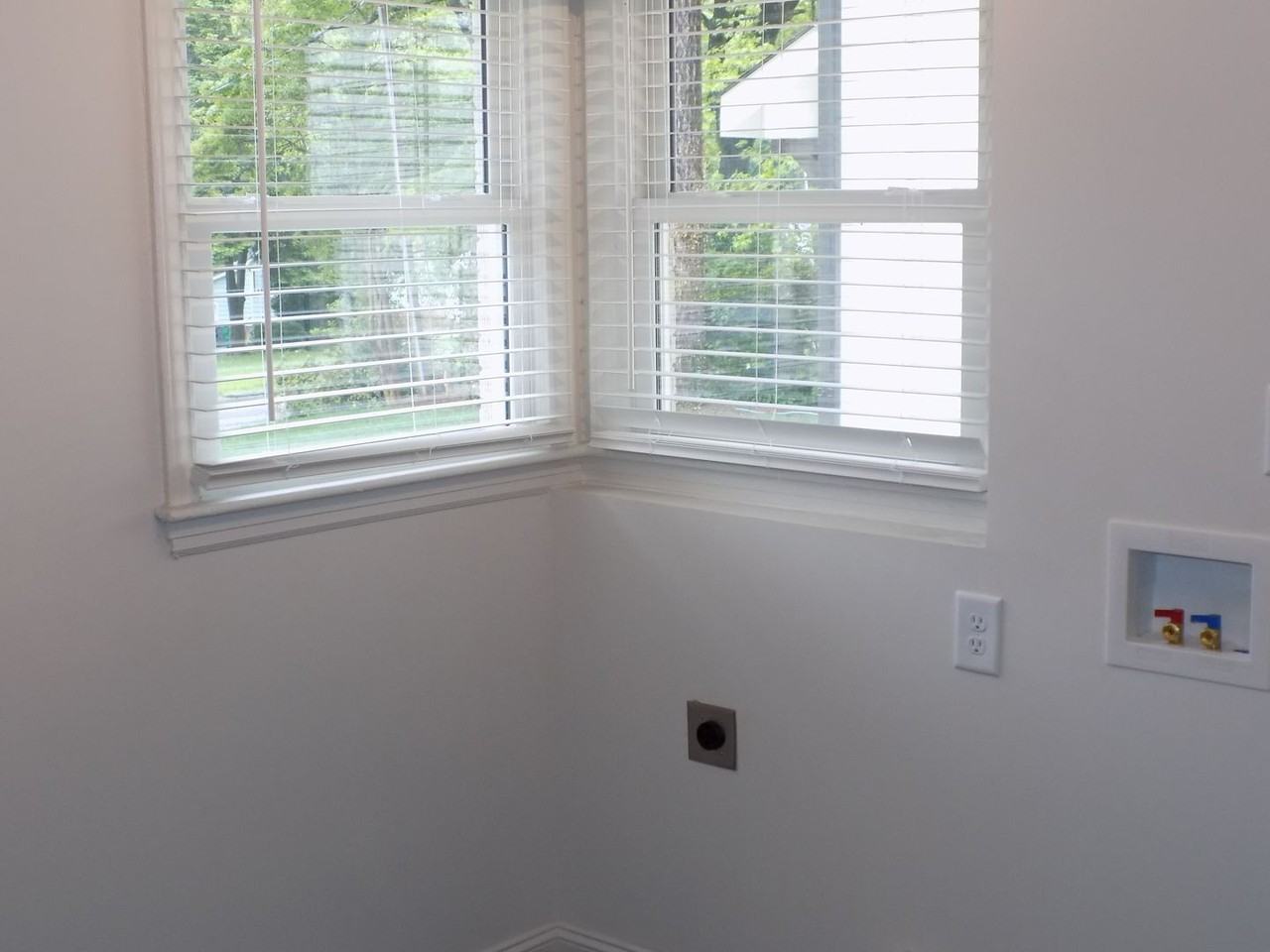 3441 Commonwealth Ave - Photo 7 of 11