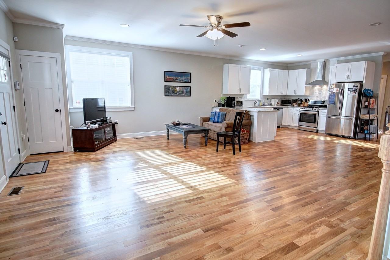 114 Chestnut St - Photo 2 of 16