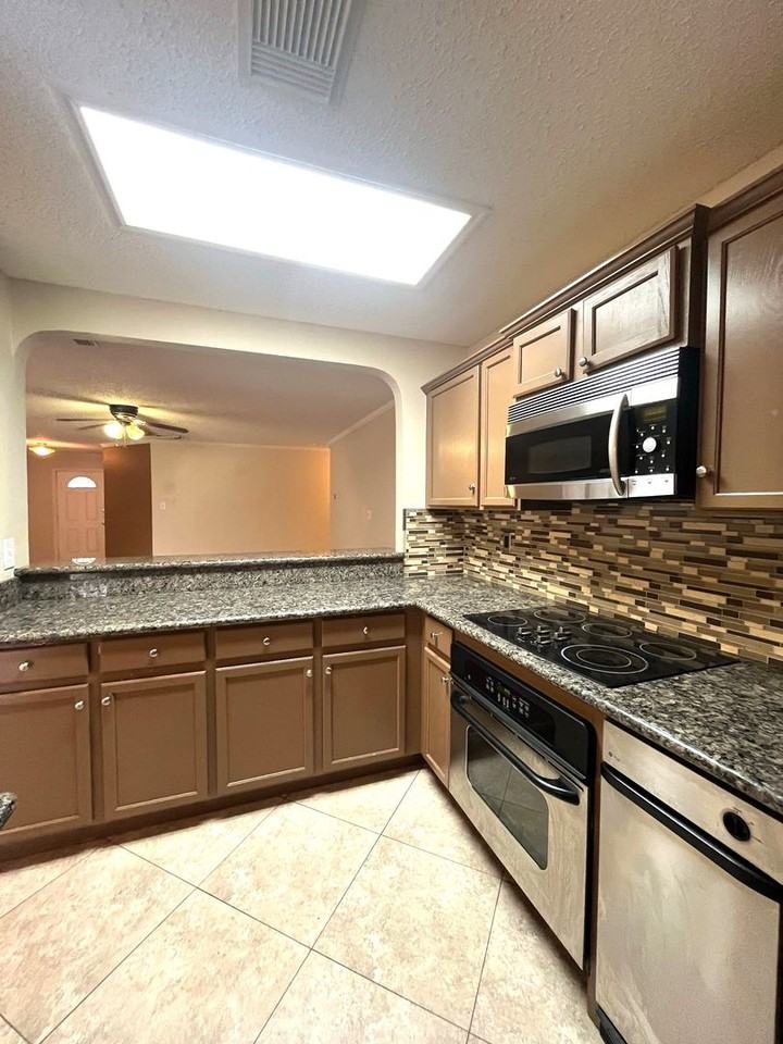 2327 Stallion Run - Photo 5 of 15