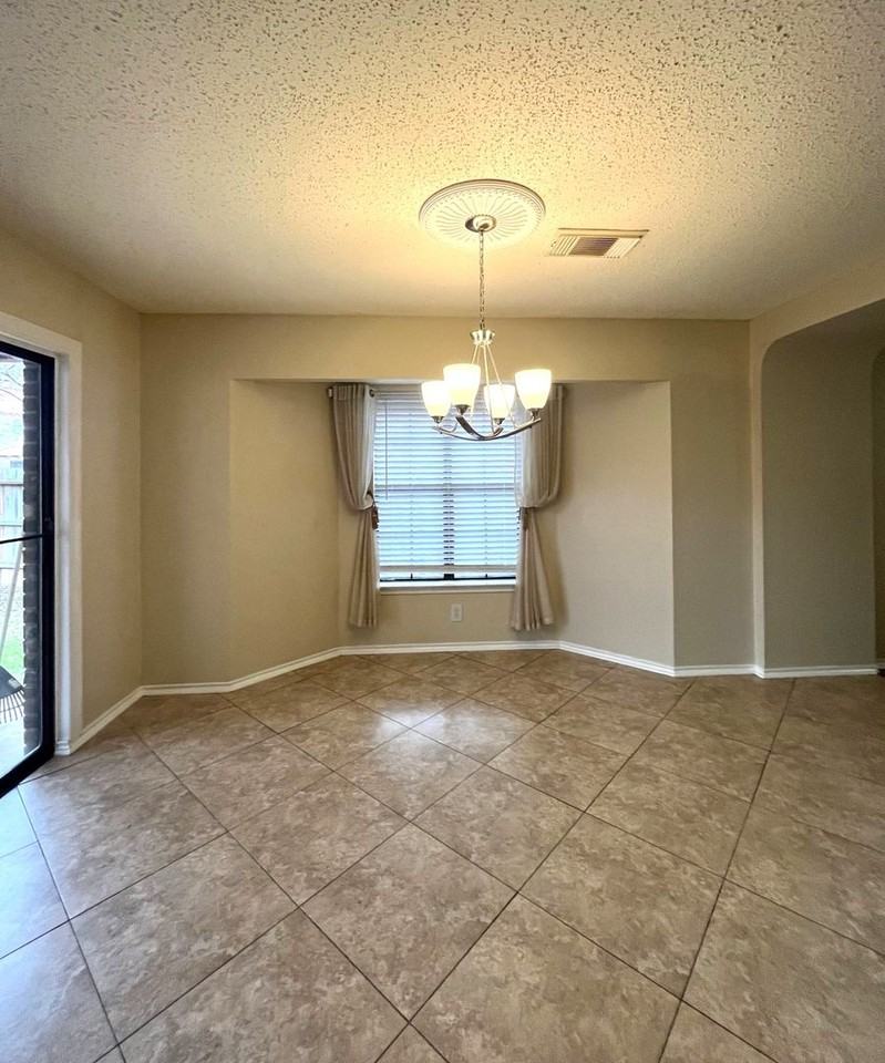 2327 Stallion Run - Photo 6 of 15