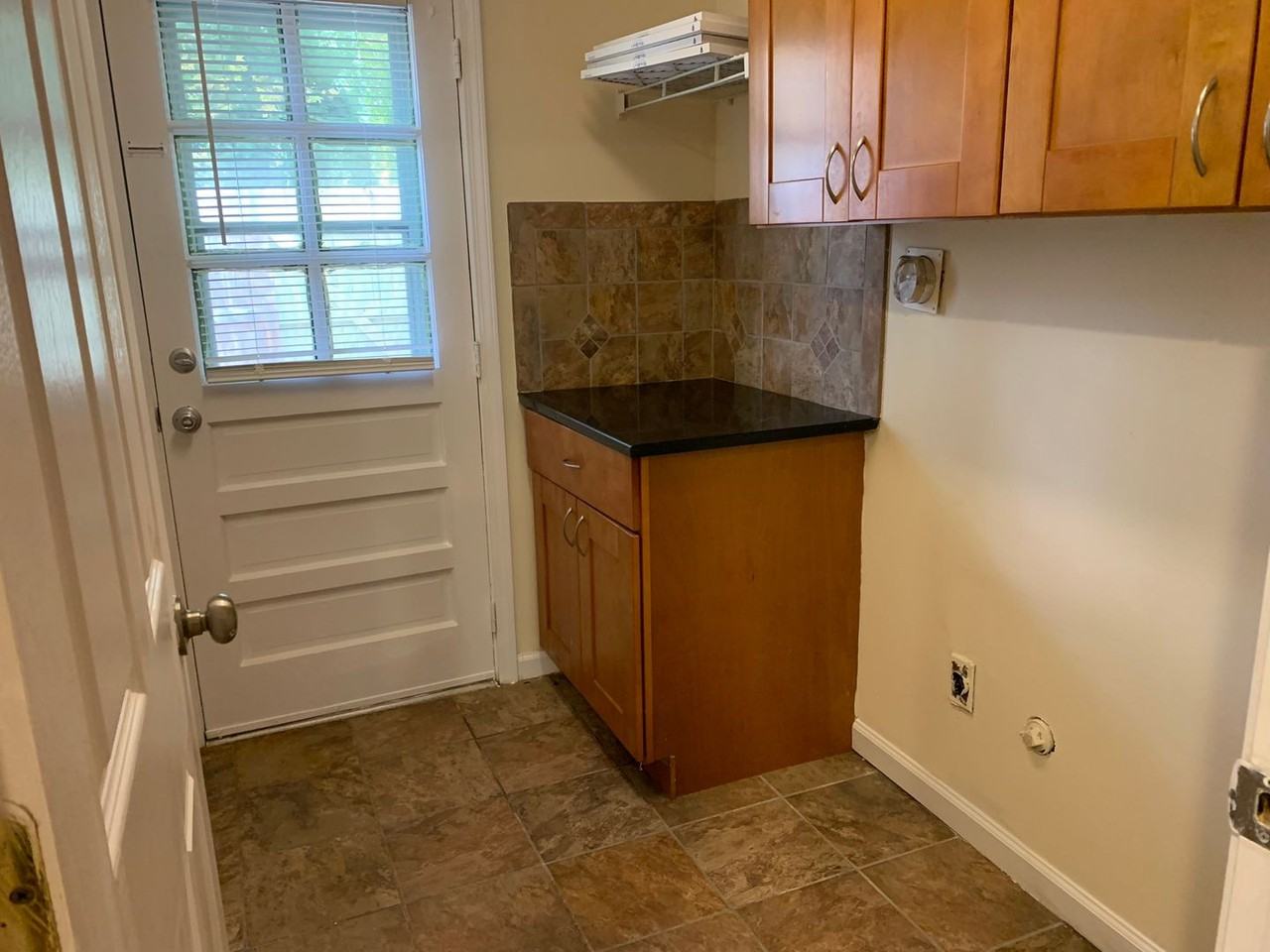 1300 Garden Crest Cir - Photo 6 of 18