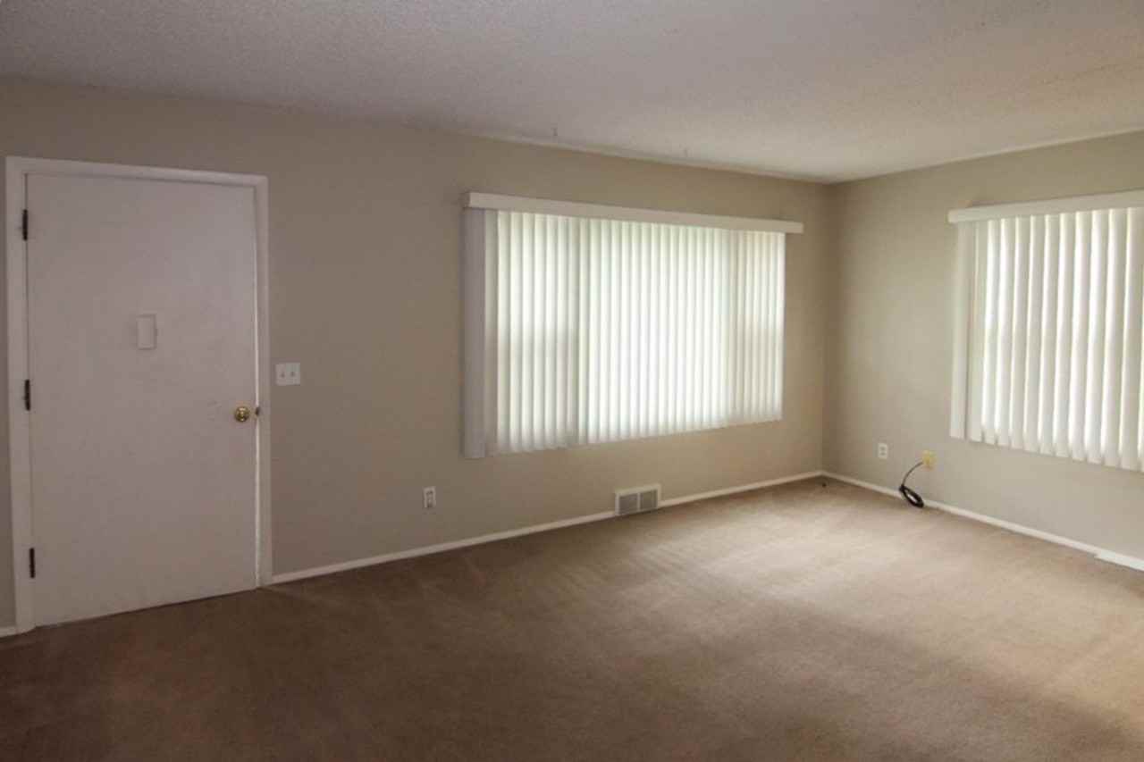 1630 Morningside Dr - Photo 3 of 19