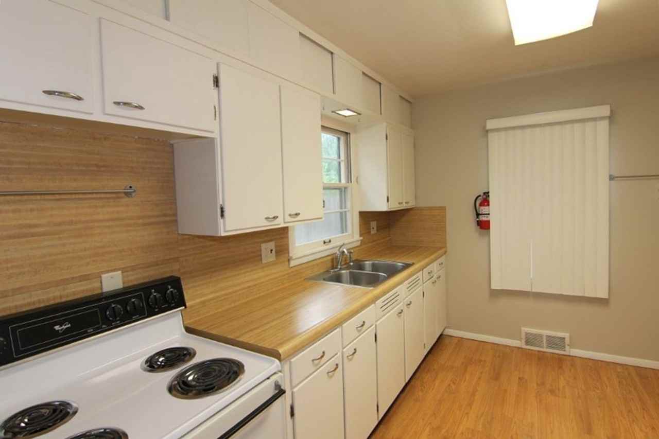 1630 Morningside Dr - Photo 6 of 19