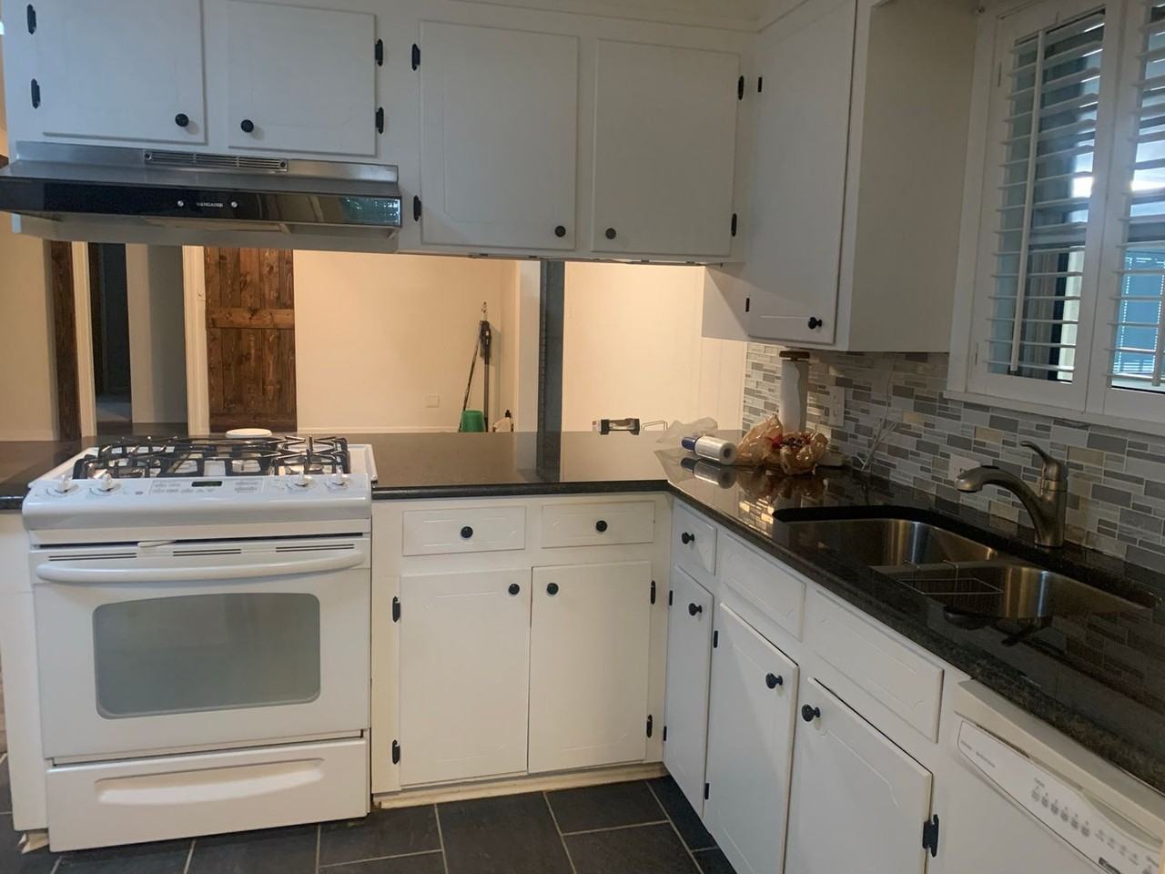 1821 Mars Dr - Photo 6 of 16