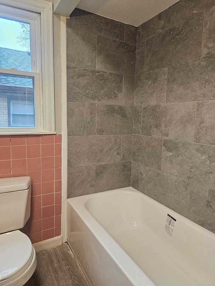 609 Kenwood Ave - Photo 5 of 7