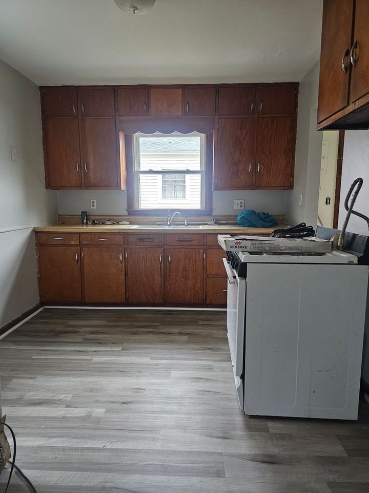 609 Kenwood Ave - Photo 6 of 7