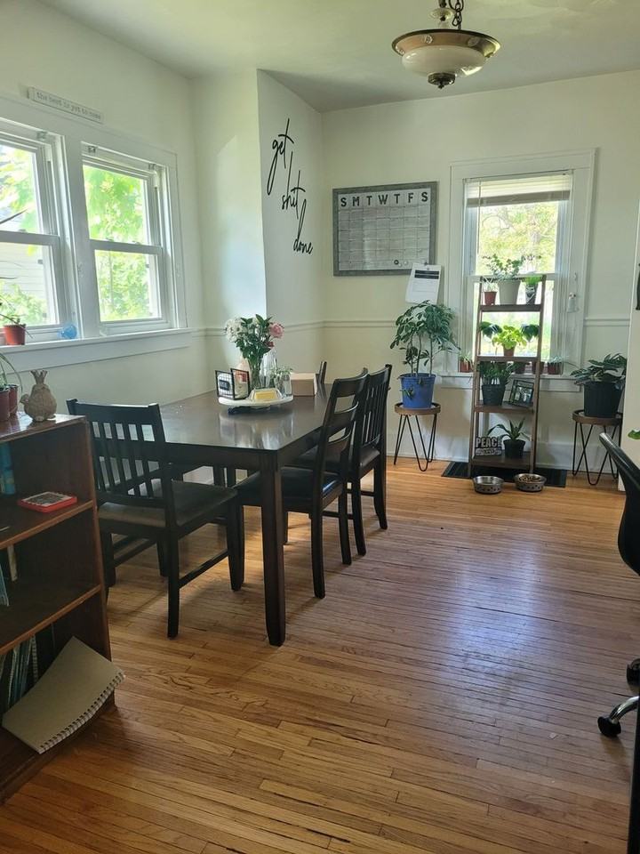 444 S Summit St - Photo 5 of 6