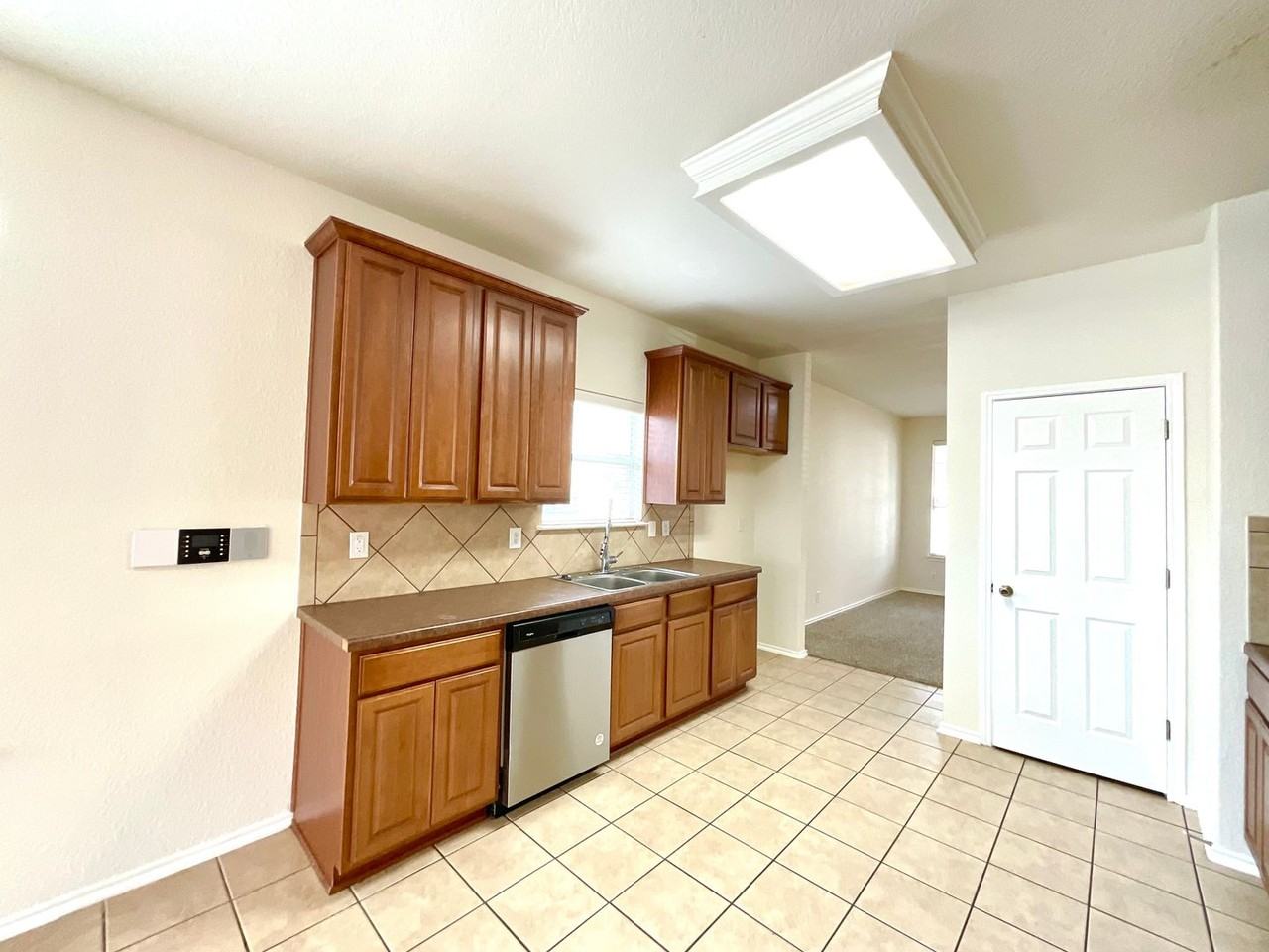 5303 Dannelly Fld - Photo 7 of 50