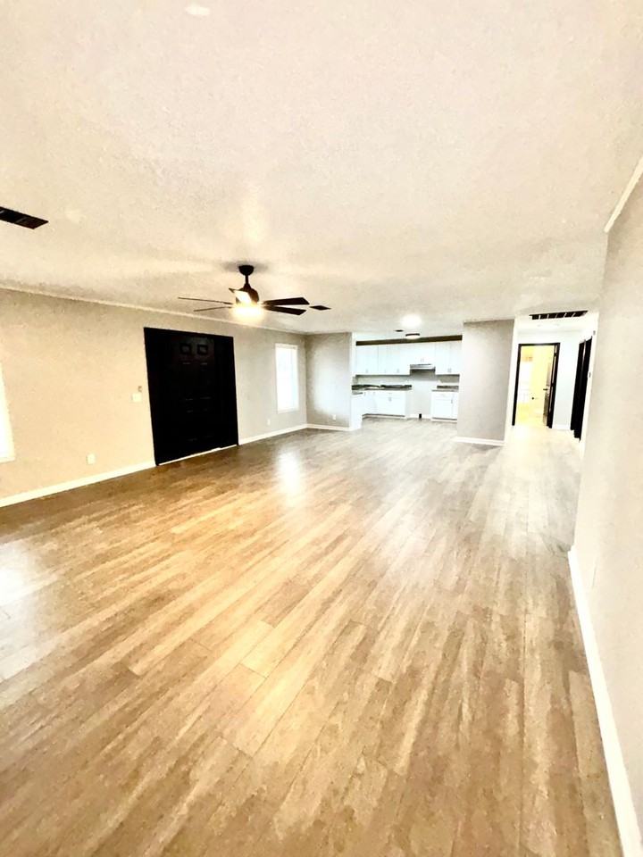 5313 Johnwood Dr - Photo 3 of 15