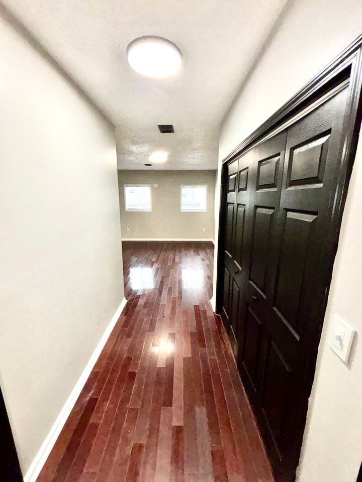 5313 Johnwood Dr - Photo 6 of 15