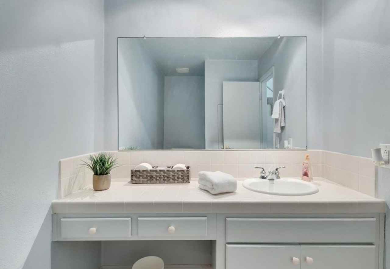 18816 Thornwood Cir #23 - Photo 4 of 21