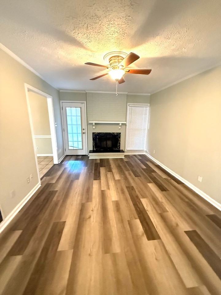 2012 Rexford Rd - Photo 3 of 17