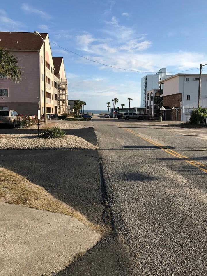 210 28th Ave S - Photo 3 of 17