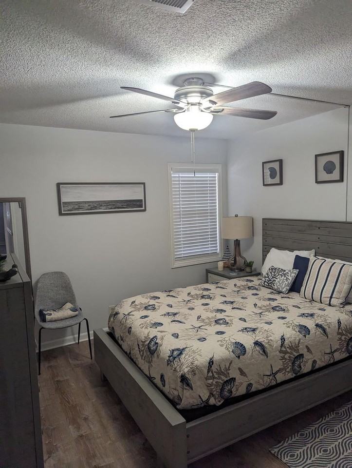 210 28th Ave S - Photo 5 of 17