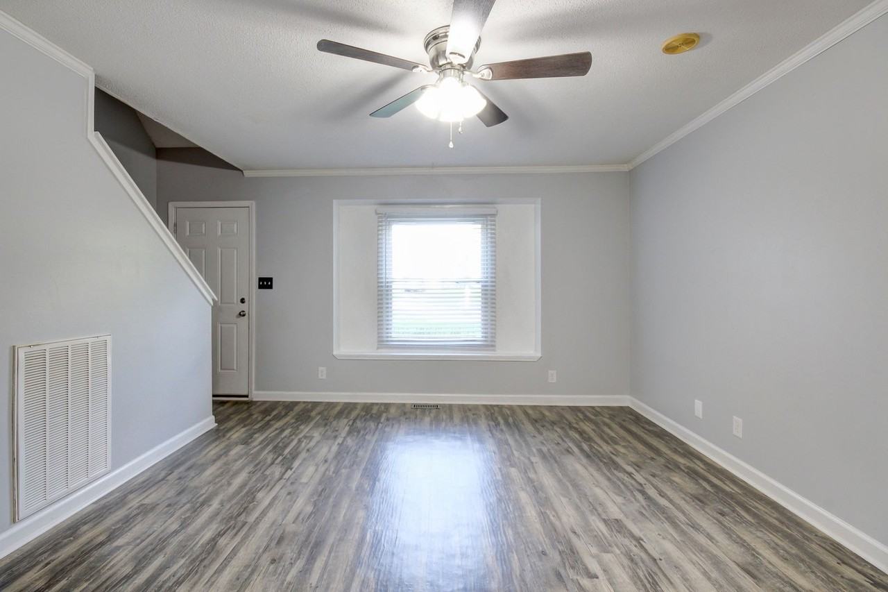 568 Lorie Ln - Photo 6 of 31