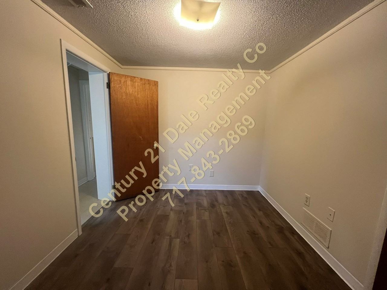 1404 E Maple St #C - Photo 5 of 12