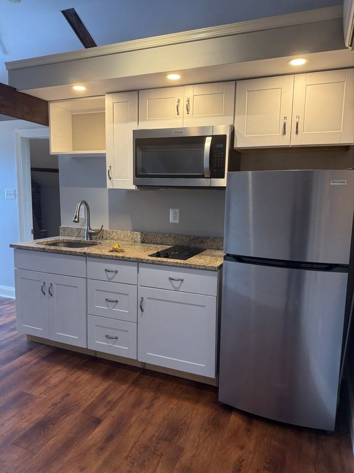 100 E Church St #9 - Photo 4 of 12