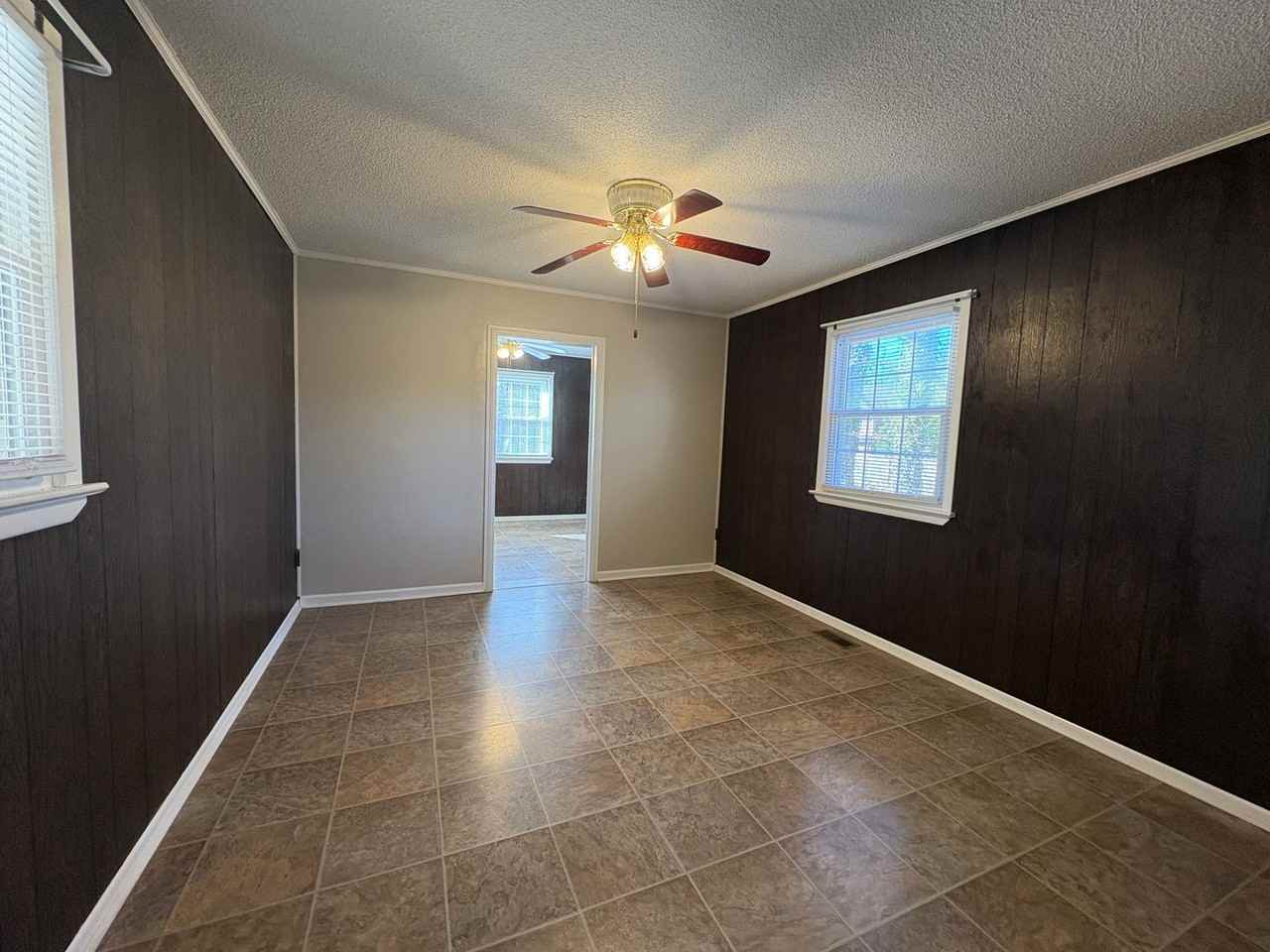 200 Bond St - Photo 7 of 16