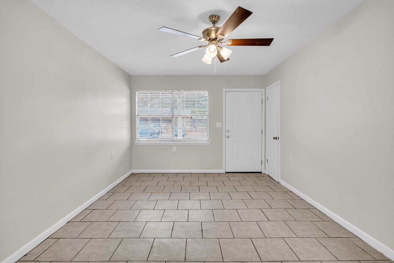 1010 N Montgomery St Apt 2b #2B - Photo 2 of 22
