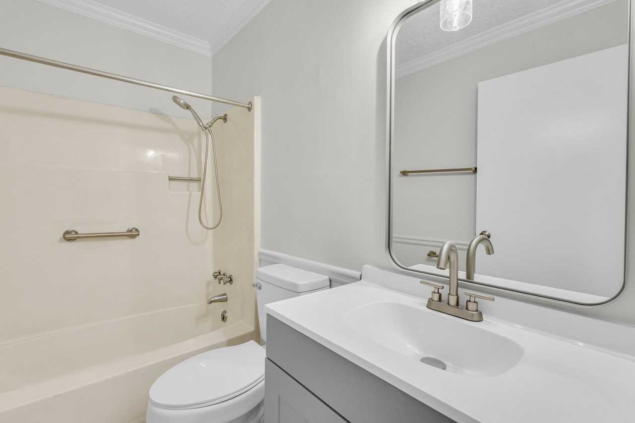 1010 N Montgomery St Apt 2b #2B - Photo 4 of 22