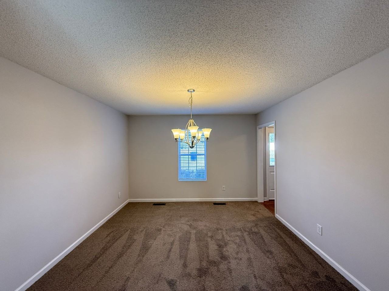 2120 Dave St - Photo 5 of 20