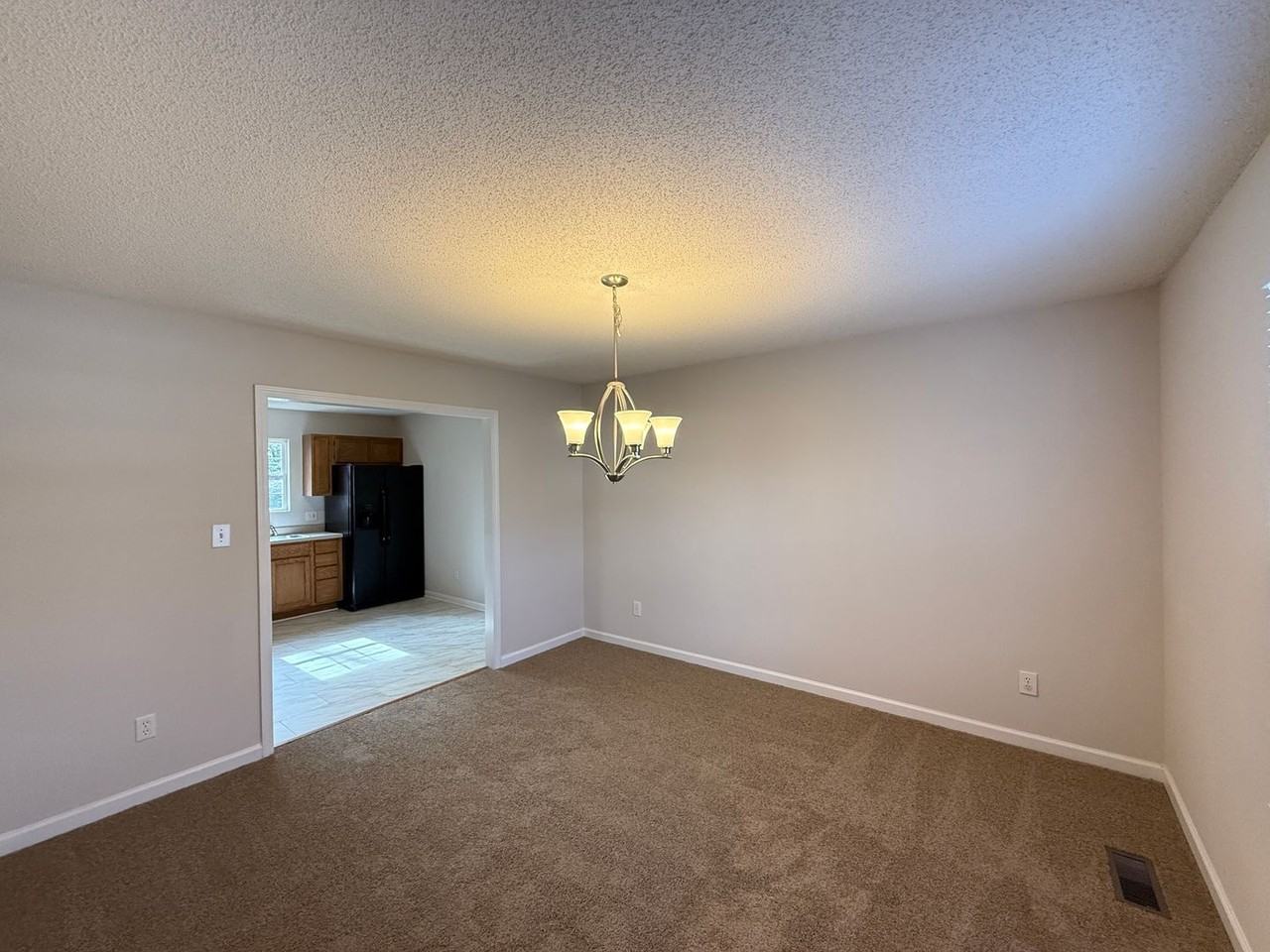 2120 Dave St - Photo 6 of 20