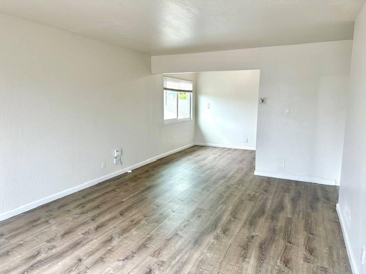 3060 Logan St - Photo 3 of 18