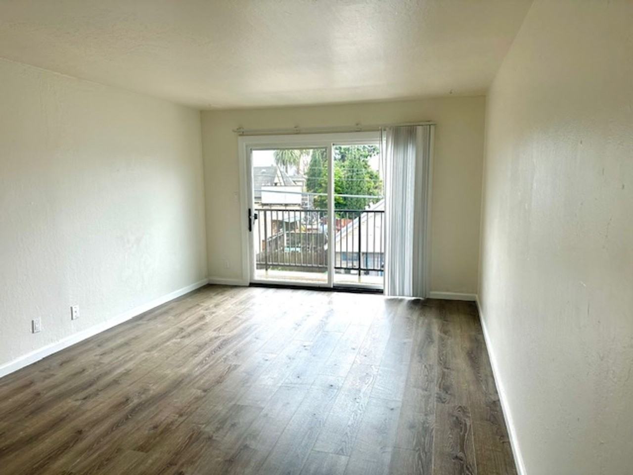 3060 Logan St - Photo 5 of 18