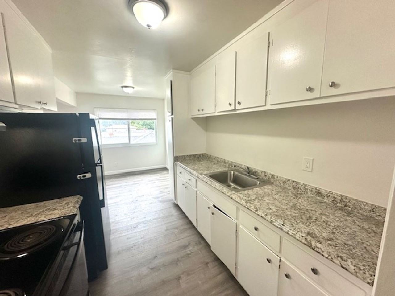 3060 Logan St - Photo 6 of 18