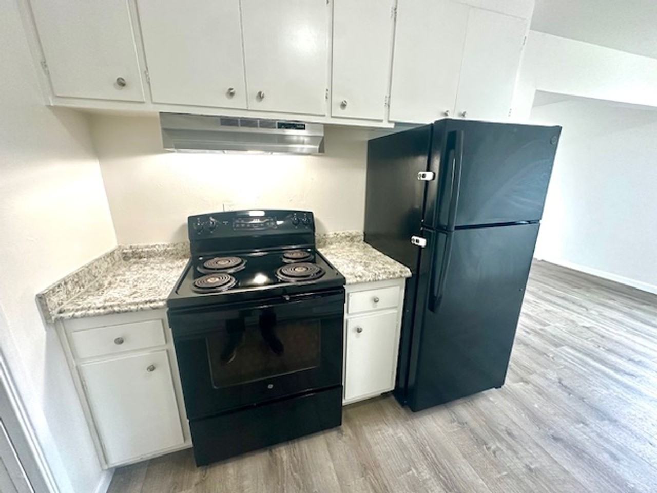 3060 Logan St - Photo 7 of 18