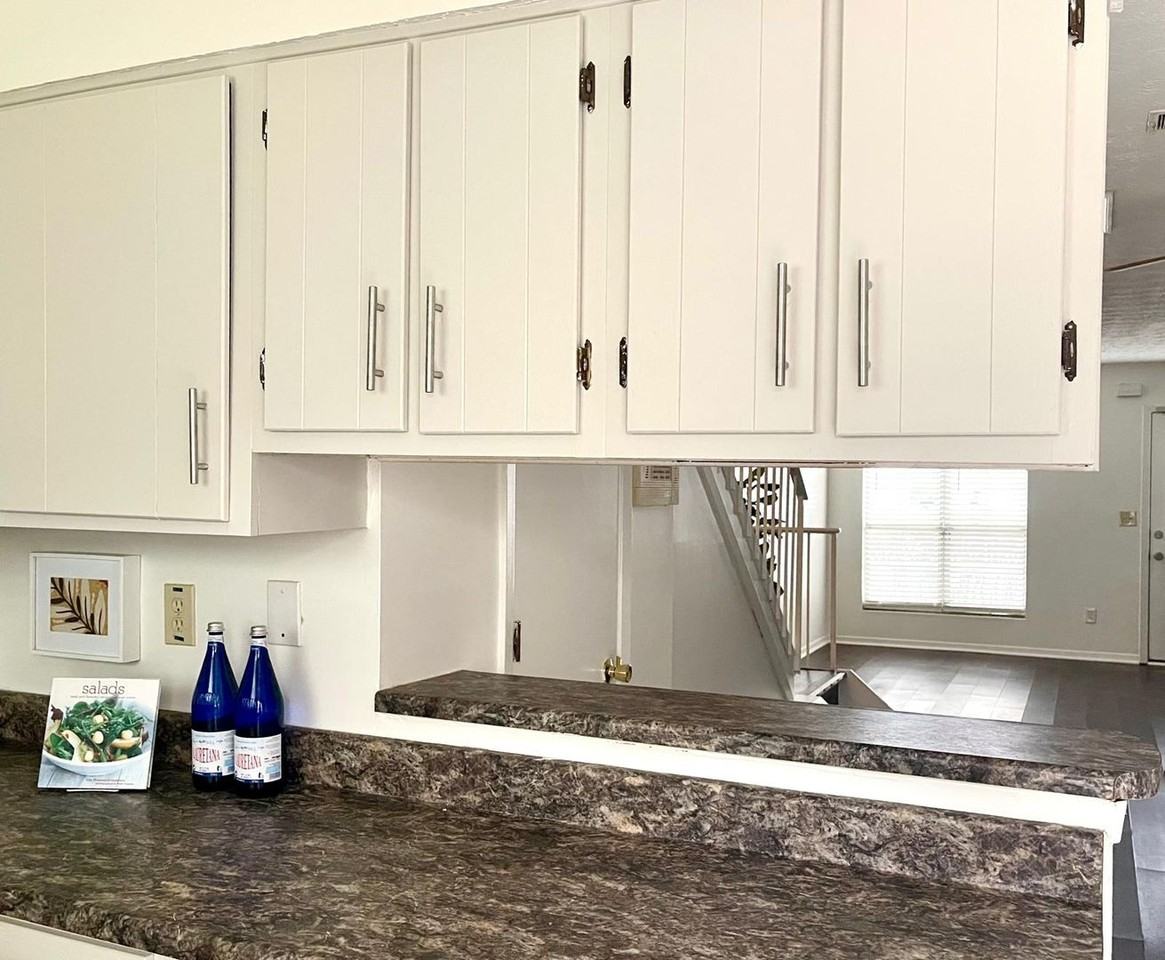 464 Prince Of Wales - Photo 5 of 17