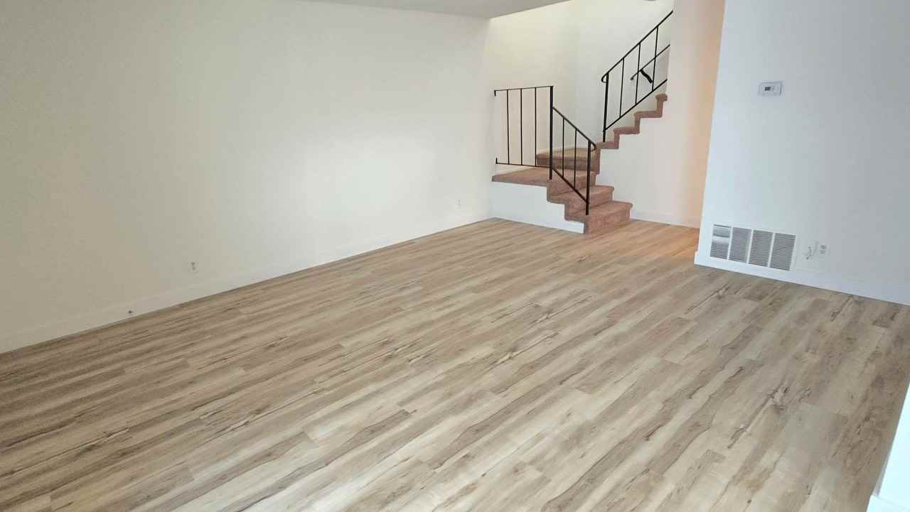 20252 Cottage Hill Ln - Photo 2 of 18