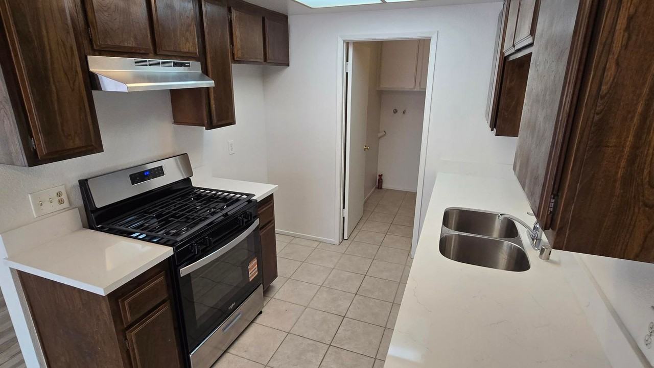 20252 Cottage Hill Ln - Photo 6 of 18