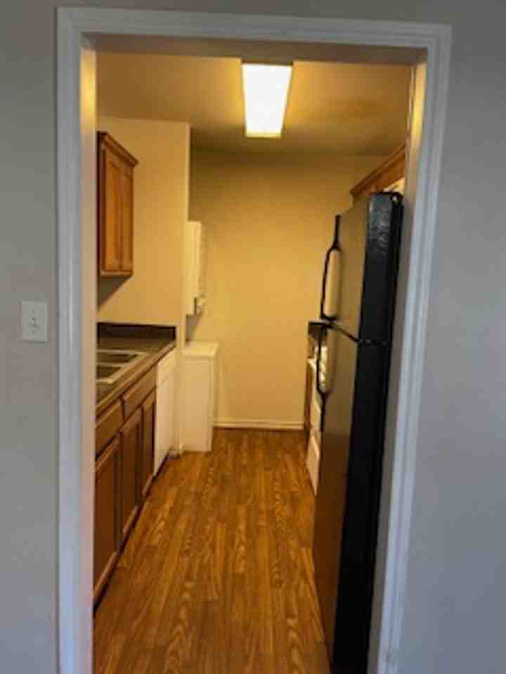 1391 N Race St - Photo 4 of 8